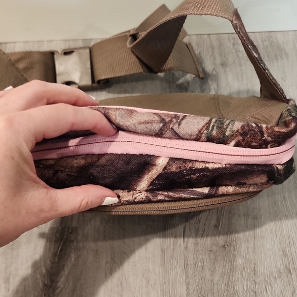Women's Camouflage Mini Bag - Pink and Brown - Picture 13 of 15
